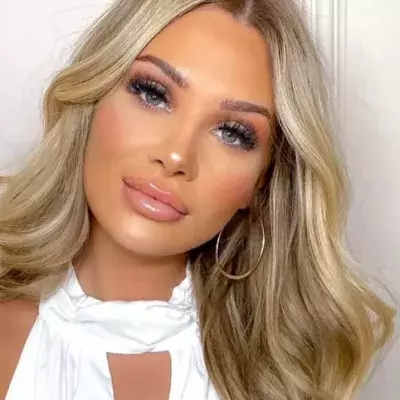 Was Shaughna Phillips in a relationship during her time on Love Island?