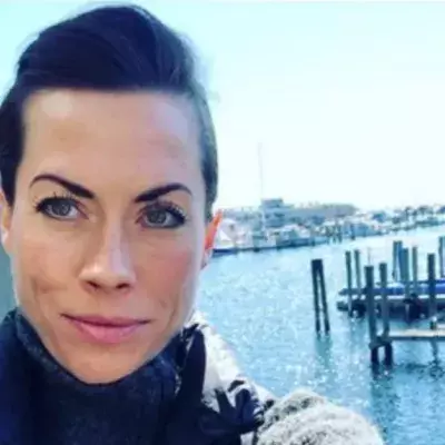 After Two Dates, This Women Has Been Quarantined for a Month With a Man She Met on a Dating App