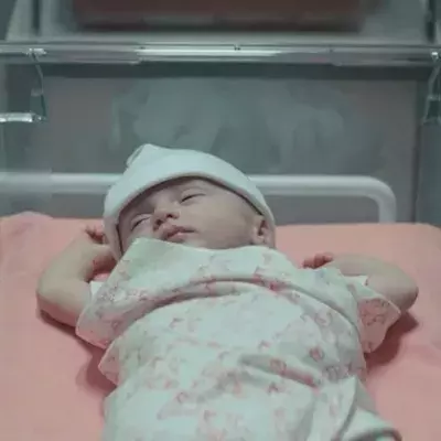 Baby born with heart-shaped thumb