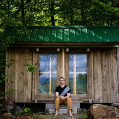 'Did I Miss Anything?': A Man Emerges From a 75-Day Silent Retreat to Find the World in Shambles