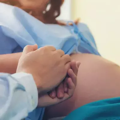 First Pregnant Woman With Coronavirus Gave Birth To Her Baby, What Happened Next Is Amazing