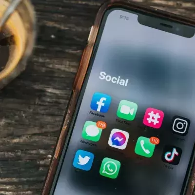 Teenage influencer with 1.7 million followers has accounts deleted by mum