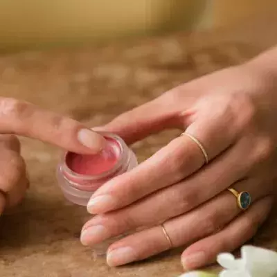 Check Out This Homemade Lip Balm Recipe!