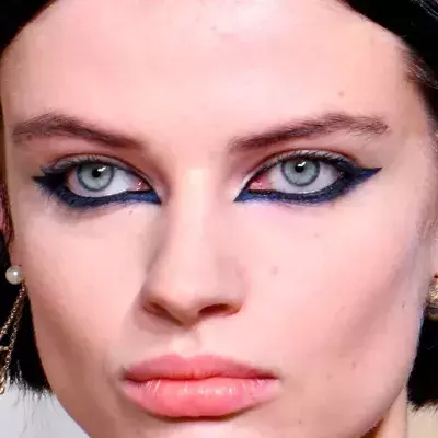 Reverse Cat Eye: This Fierce New Trend Will Elevate Your Eyeliner Routine