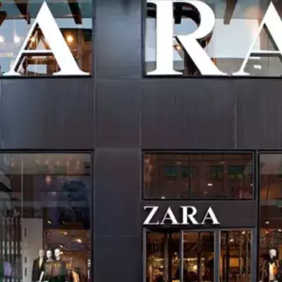 These Very Trendy Zara Jeans Are Perfect For Short And Curvy Girls