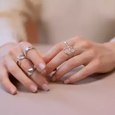 Tired of dull-looking tarnished silver jewellery? Here is how to bring it back to life