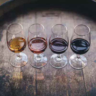 difference between red white wine health benefits