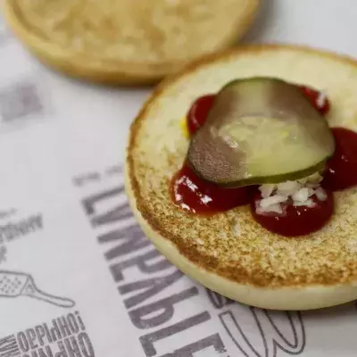 Here's why you should avoid sauce dispensers at fast-food restaurants