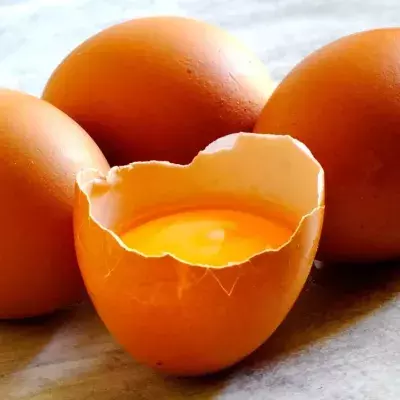 This incredible trick for cracking eggs will change your life