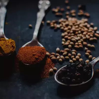Spices to Naturally Flatten Your Stomach