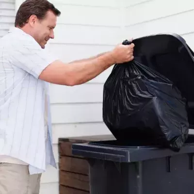 Trying to keep fruit flies and maggots away from your bin? Use these easy household tricks