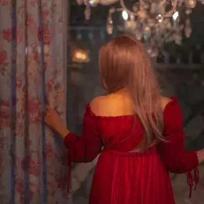 Save money on your heating by adding curtains to your home