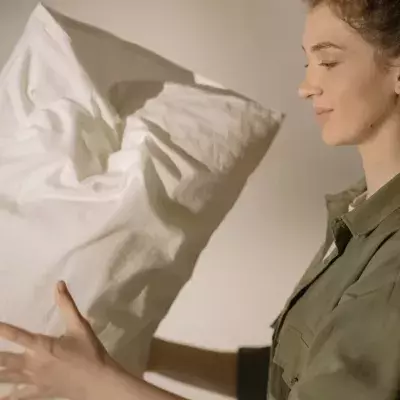 Tired of yellow pillowcases? This is how to wash them back to white