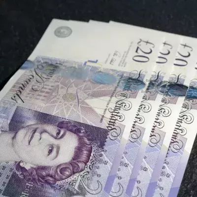 Drivers £100 fine