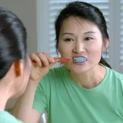 Avoid these commonly made mistakes while brushing your teeth