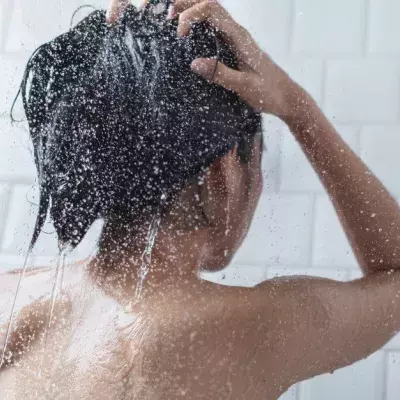 This Bad Habit That Lots Of People Have In The Shower Can Be Dangerous
