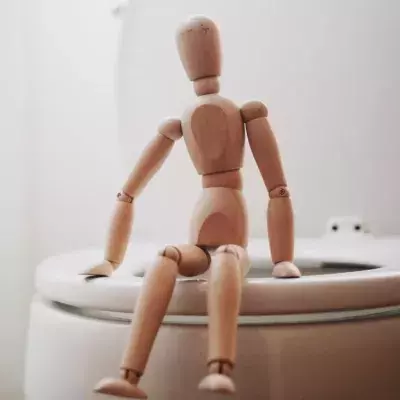 Here's why you should never pee before bed