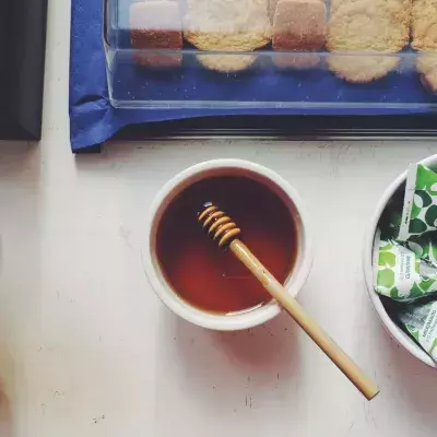honey sugar brown white benefits health