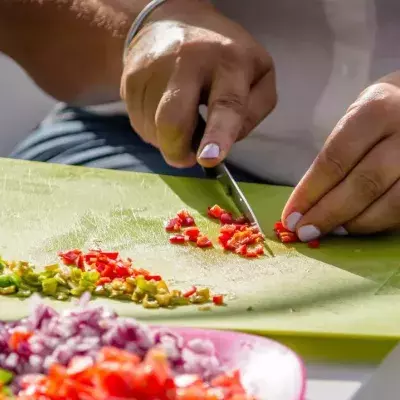 plastic cutting boards microplastics 