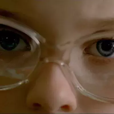 signs children need glasses