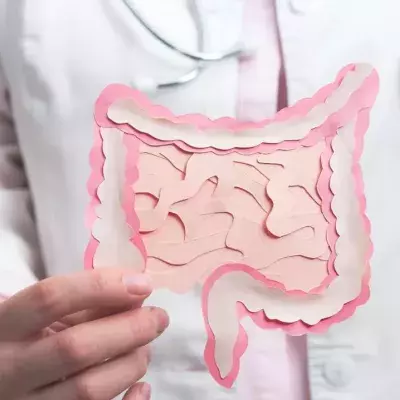 Woman reveals bowel cancer symptom she could smell on her hands