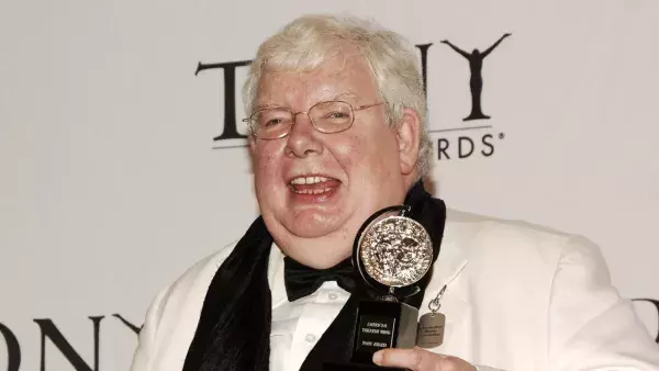 Griffiths won the Tony Award in 2006 for his role in The History Boys. He passed away at the age of 65 due to heart complications.