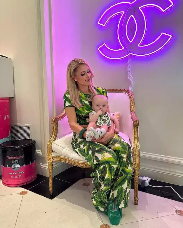 Paris Hilton & Carter Reum