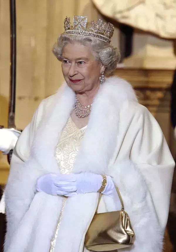 Royals cannot wear fur 