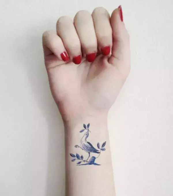 Gemini: You are constantly on the go and enjoy being free and flowy like a feather. Try getting a tattoo of birds, feathers or light-hearted patterns.