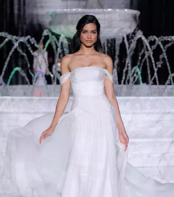 2018 wedding dress: Bardot dress, Pronovias