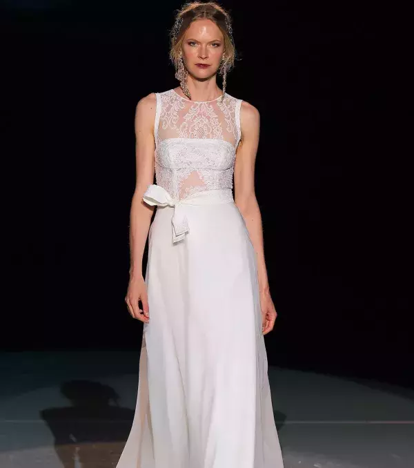 2018 wedding dress: dress with bow, Jesus Peiro