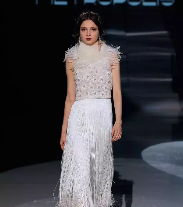 2018 wedding dress: feather dress, Jesus Peiro
