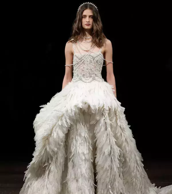 2018 wedding dress: feather dress, Naeem Khan