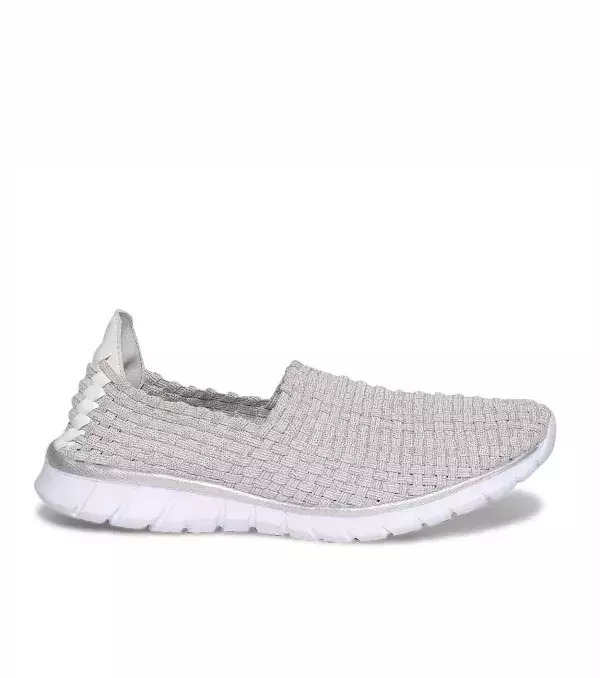 Allure sporty trainers with an elastic touch.