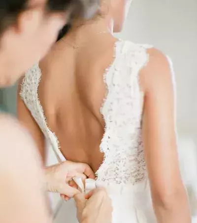 Backless lace dress