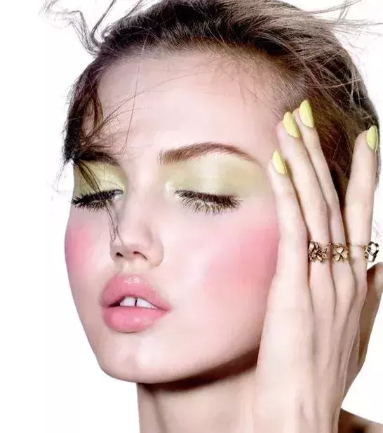 Blush alert! Add extra colour to your cheeks for the perfect shimmer.