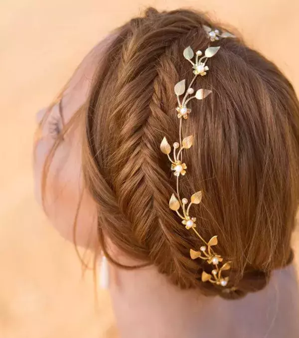Bridal bun: Braided bun with headband