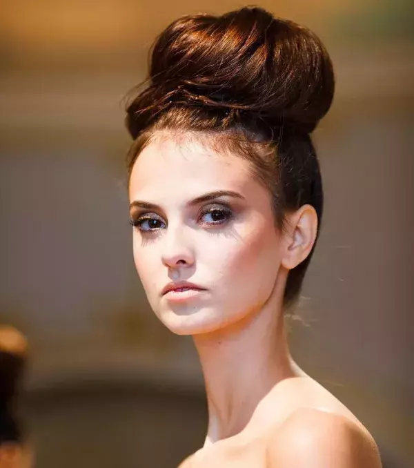 Bridal bun: A high bun with volume