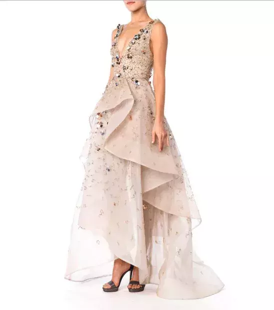 Bridesmaid dress: Monique Lhuillier, £8538