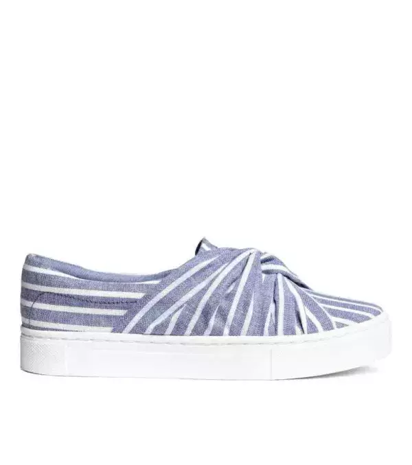 Fun and classic pattern with a tie.