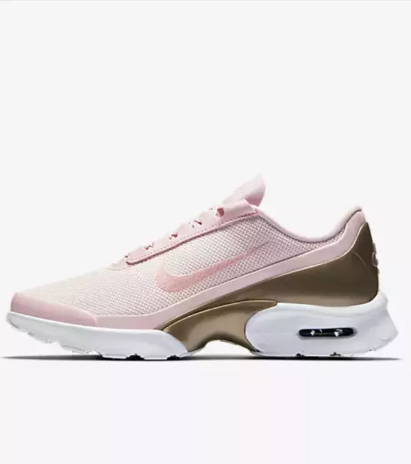Go for the Nike air max in rose pink!
