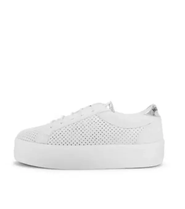 IKKS platform shoes in a pearl white color with a silver touch. Platforms are back!