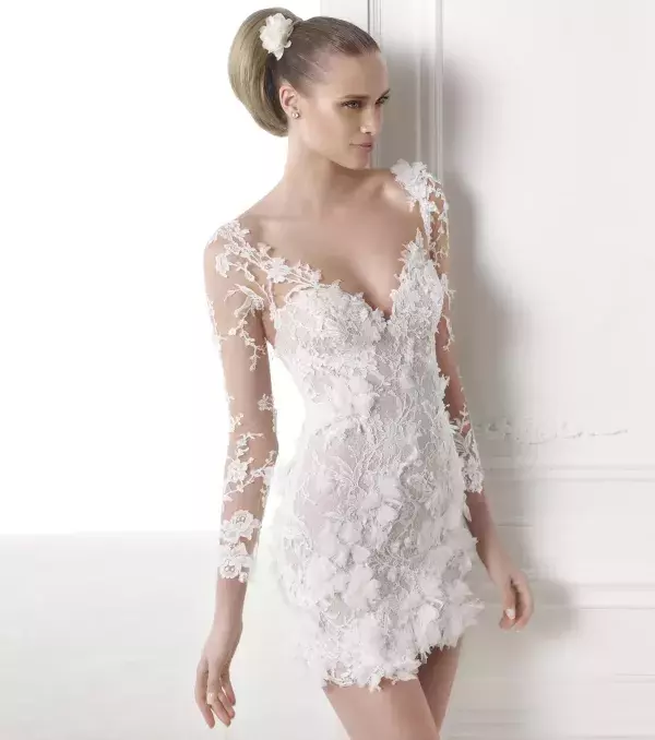 Lace wedding dress: Short, lingerie-inspired, Pronovias
