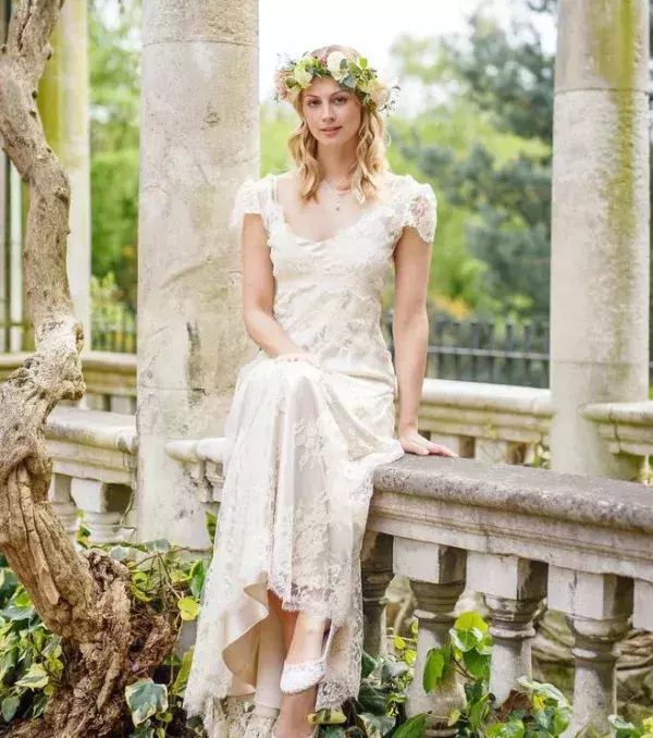 Lace wedding dress: Vintage, Dana Bolton
