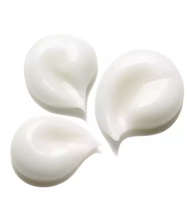 For light makeup, use a mattifying cream with a small drop of foundation mixed in.