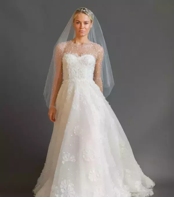 Long-sleeved, lace princess wedding dress - Sabrina Dahan
