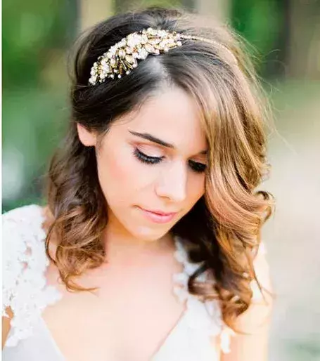 Mid-length wedding hairstyles: Elegant headband