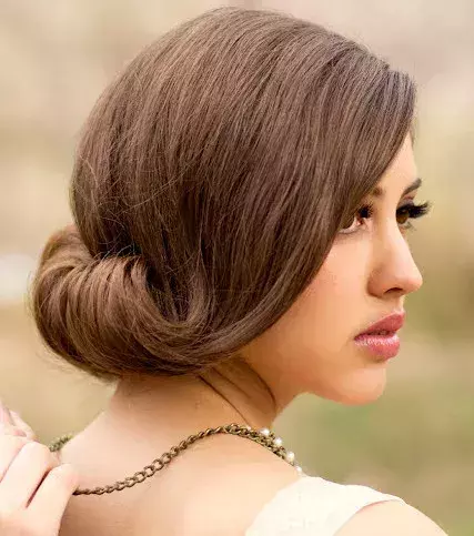 Mid-length wedding hairstyles: Simple updo