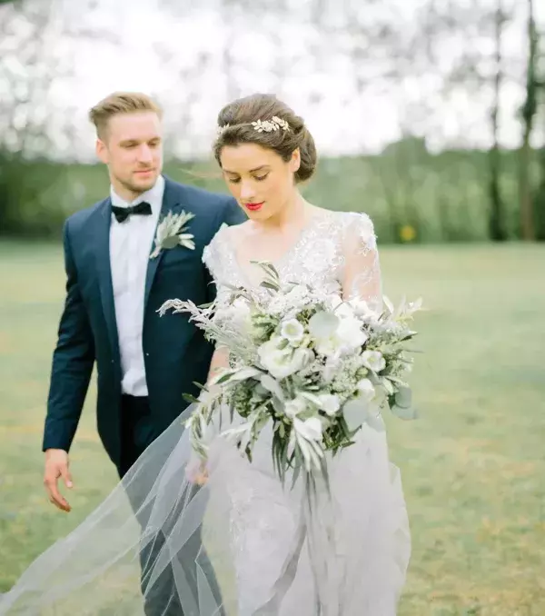 Original wedding ideas: Green and silver touches for a winter wedding