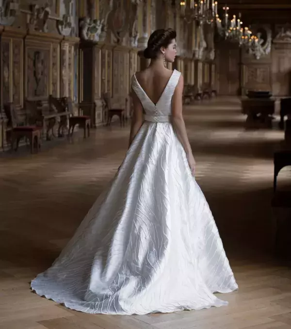 Princess-style wedding dress: Cymbeline, 'Blanche'
